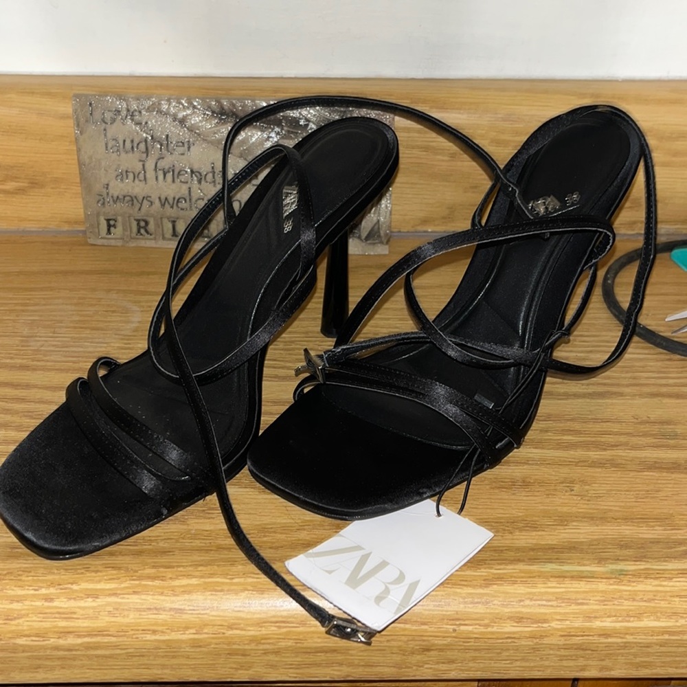 NWT Zara black strappy heels. Size 7/38